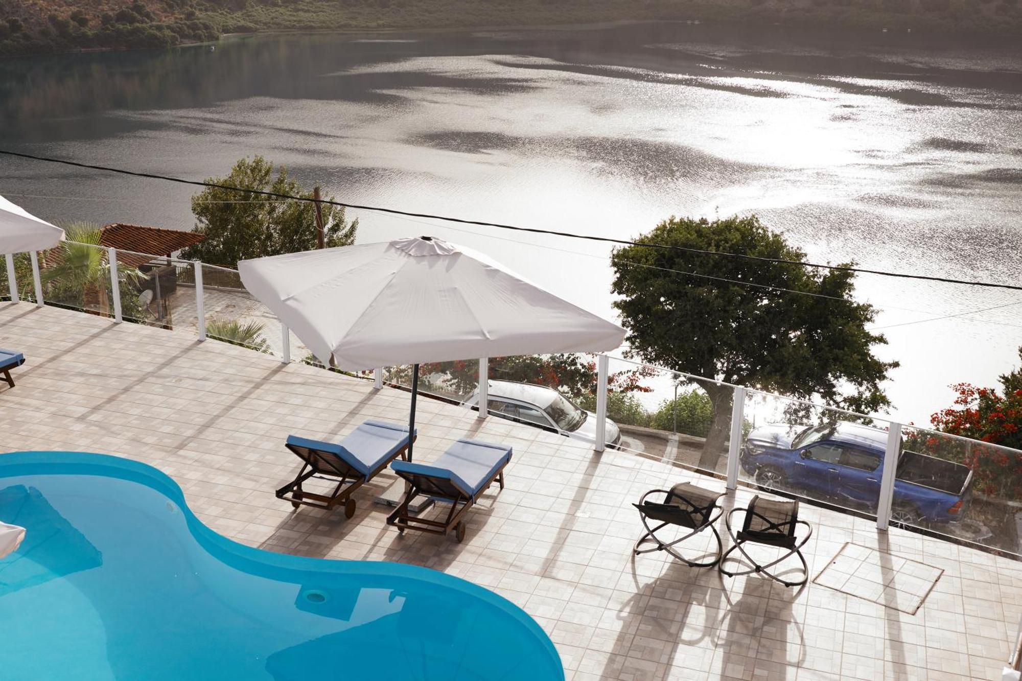 Lake View Suites Kávallos Dış mekan fotoğraf